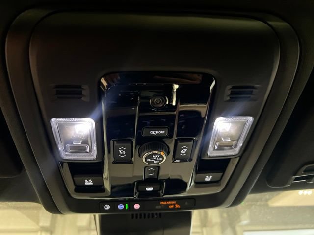 New 2026 Chevrolet Tahoe High Country AWD/4WD image 18