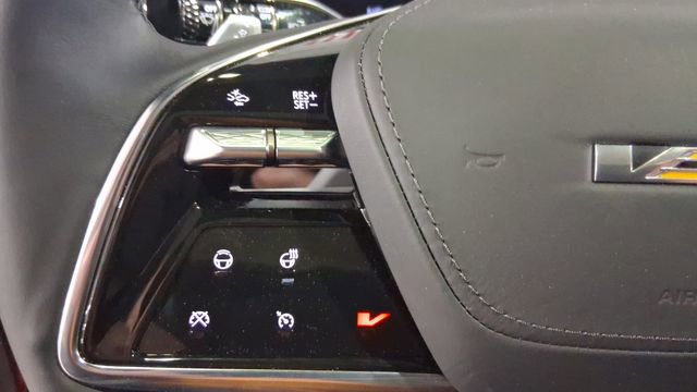 Used 2026 Cadillac Lyriq V image 27