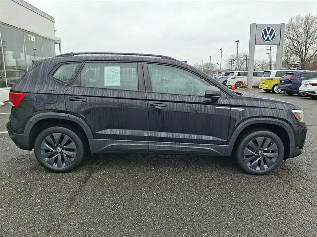 Used 2022 Volkswagen Taos S w/ IQ Drive S Package image 7