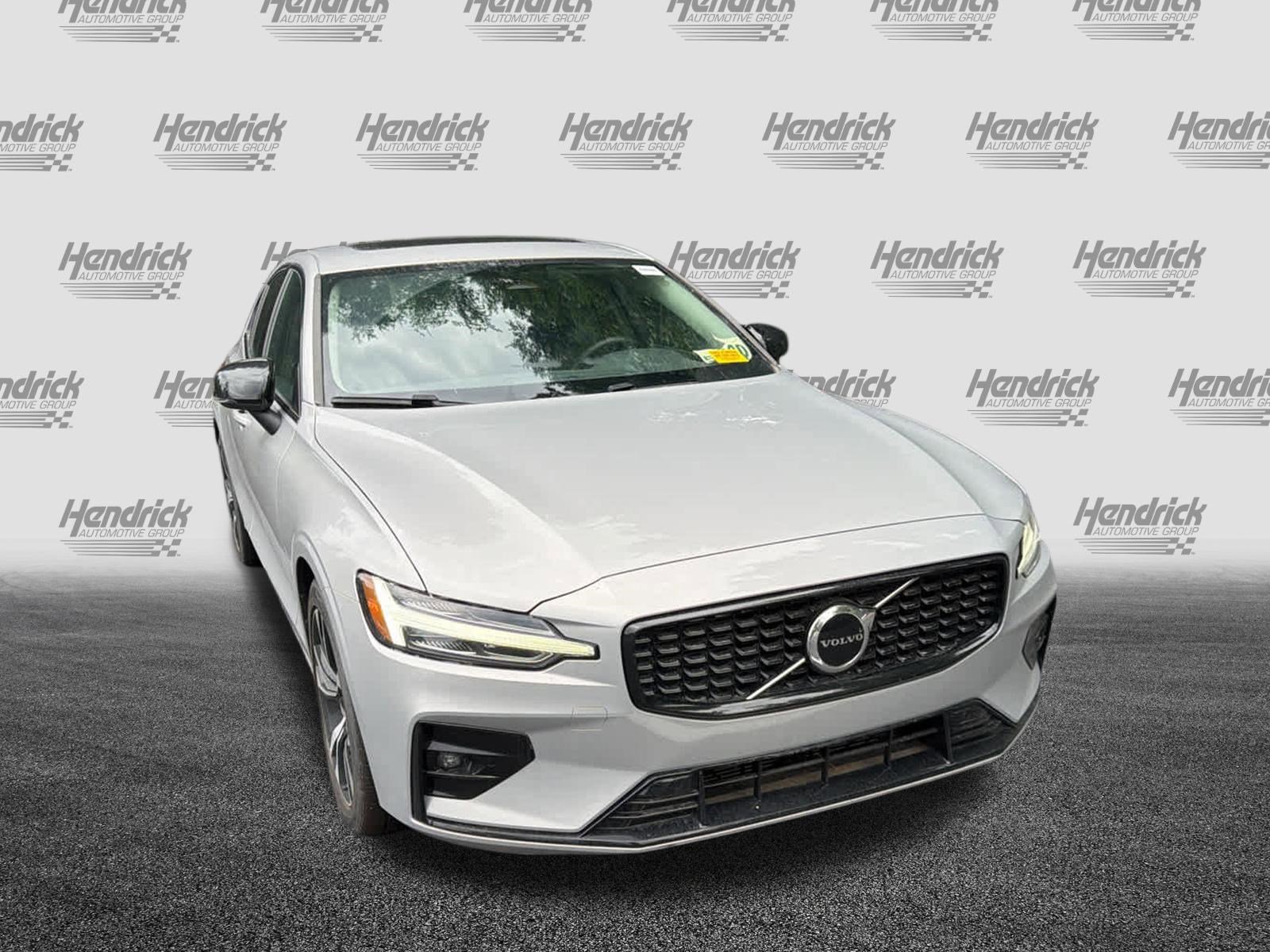 Used 2024 Volvo S60 B5 Core FWD image 5