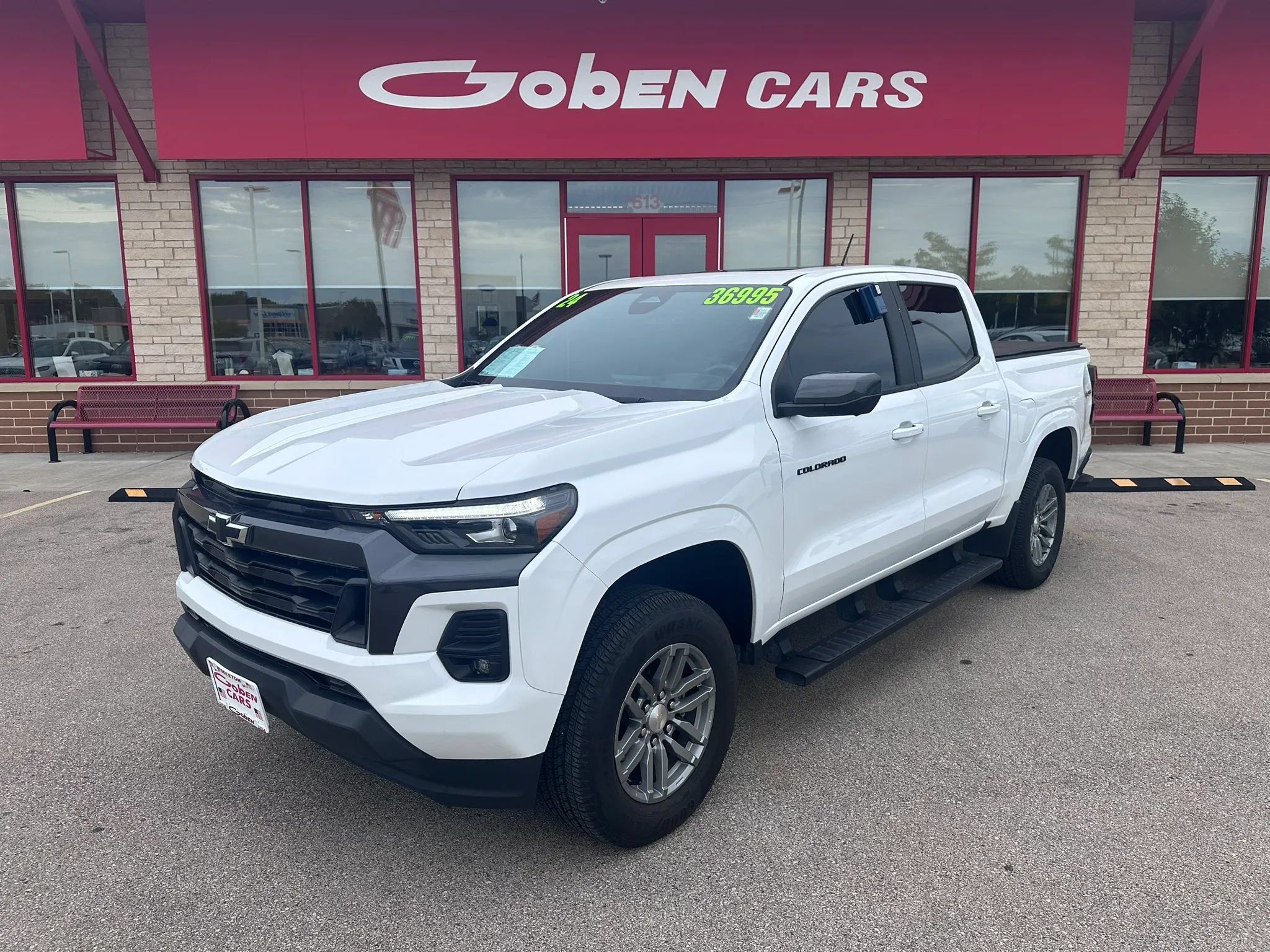 Used 2024 Chevrolet Colorado LT w/ LT Convenience Package III AWD/4WD image 1