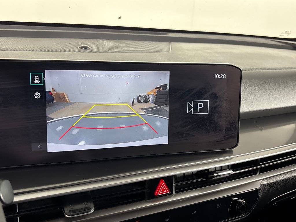 Used 2024 Kia Sorento LX image 18