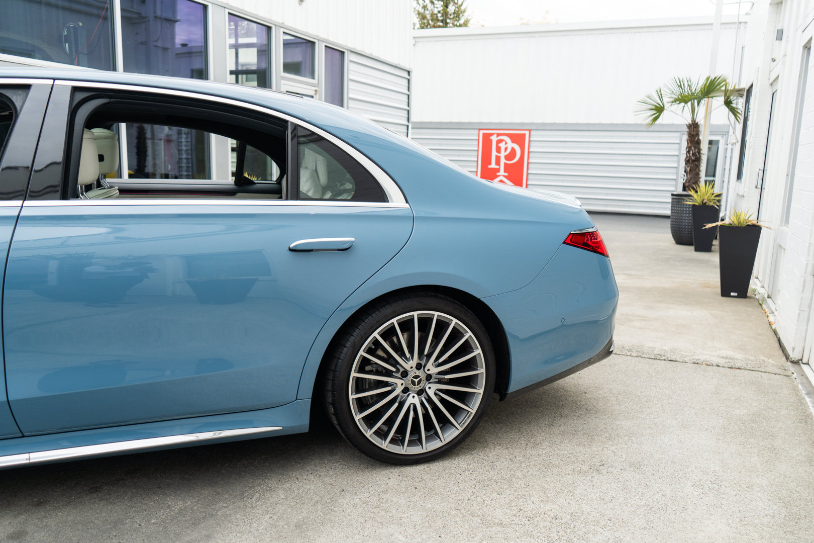 Used 2023 Mercedes-Benz S 500 4MATIC image 5