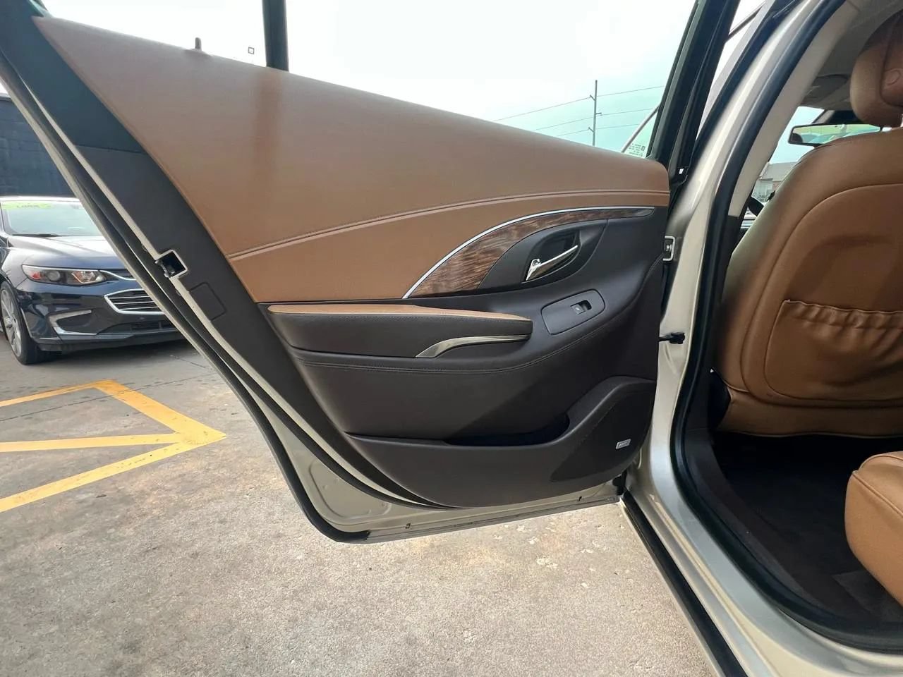 Used 2014 Buick LaCrosse Leather w/ Driver Confidence Package FWD image 25