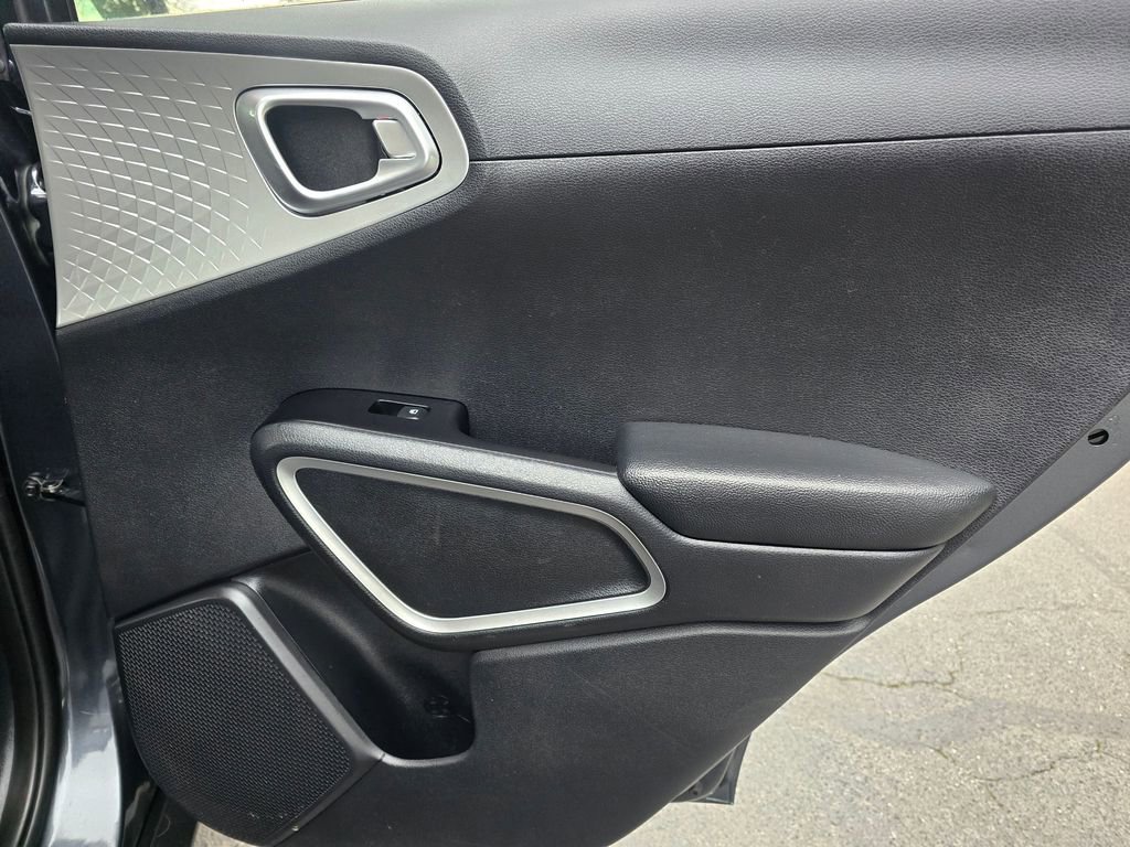 Used 2020 Kia Soul LX image 20