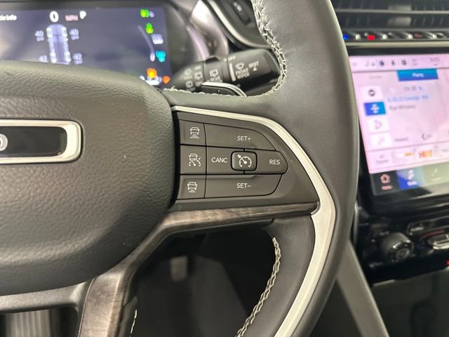 Used 2023 Jeep Grand Cherokee 4WD 4xe image 16