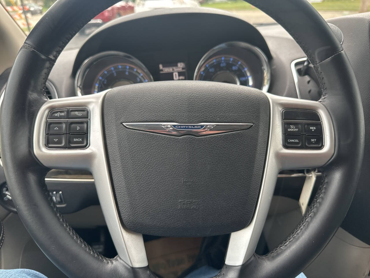 Used 2015 Chrysler Town & Country Touring FWD image 19