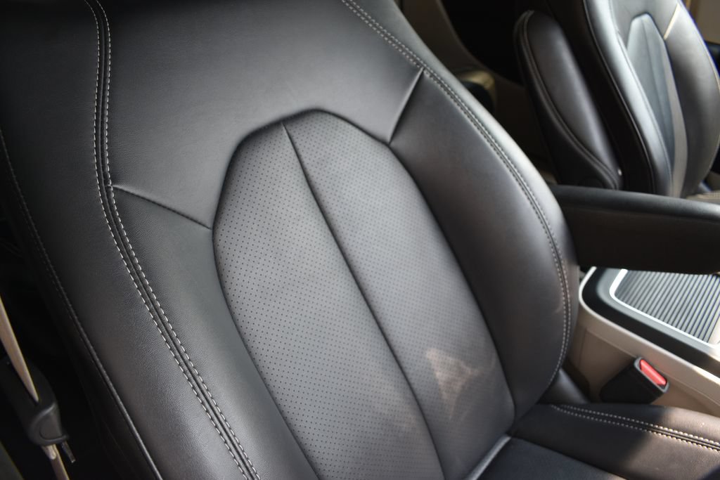 Used 2024 Chrysler Pacifica Touring-L FWD image 23