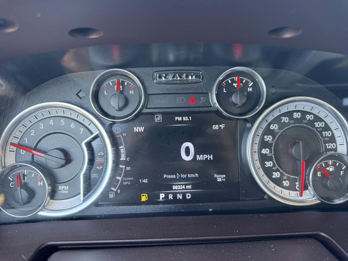 Used 2016 RAM 1500 Laramie w/ Convenience Group image 24