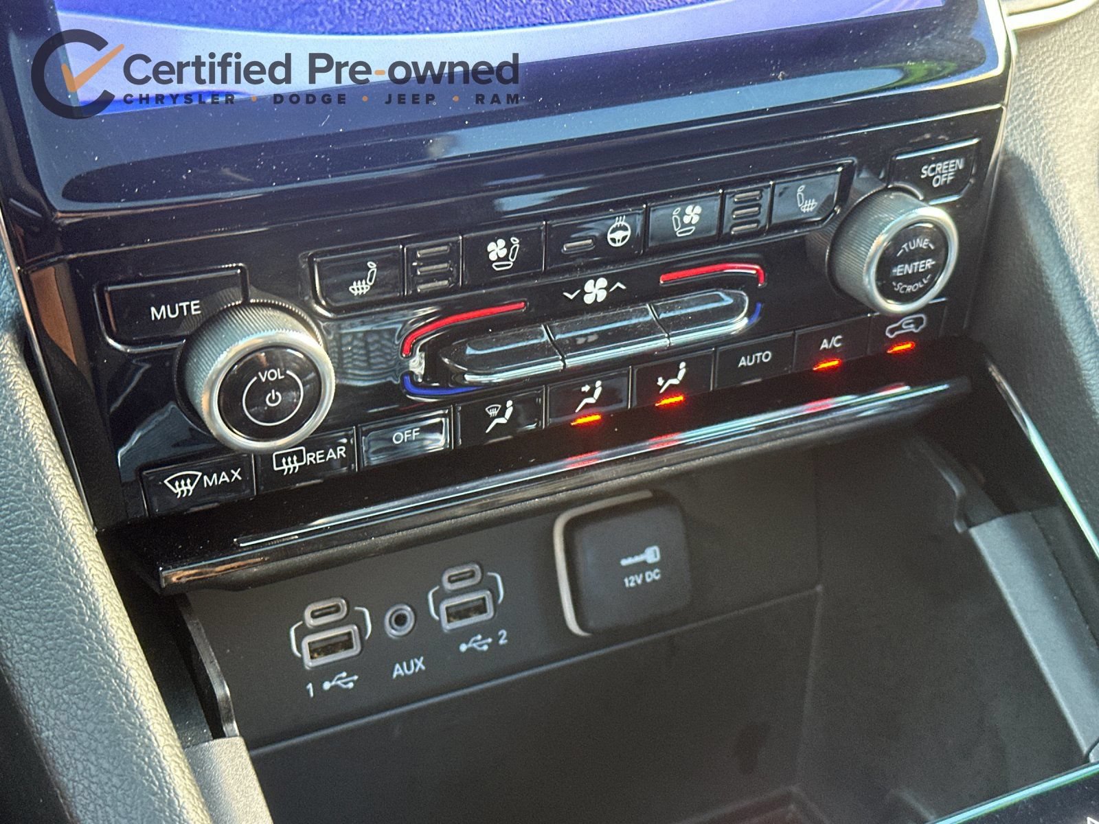 Used 2023 Jeep Grand Cherokee Overland AWD/4WD image 22