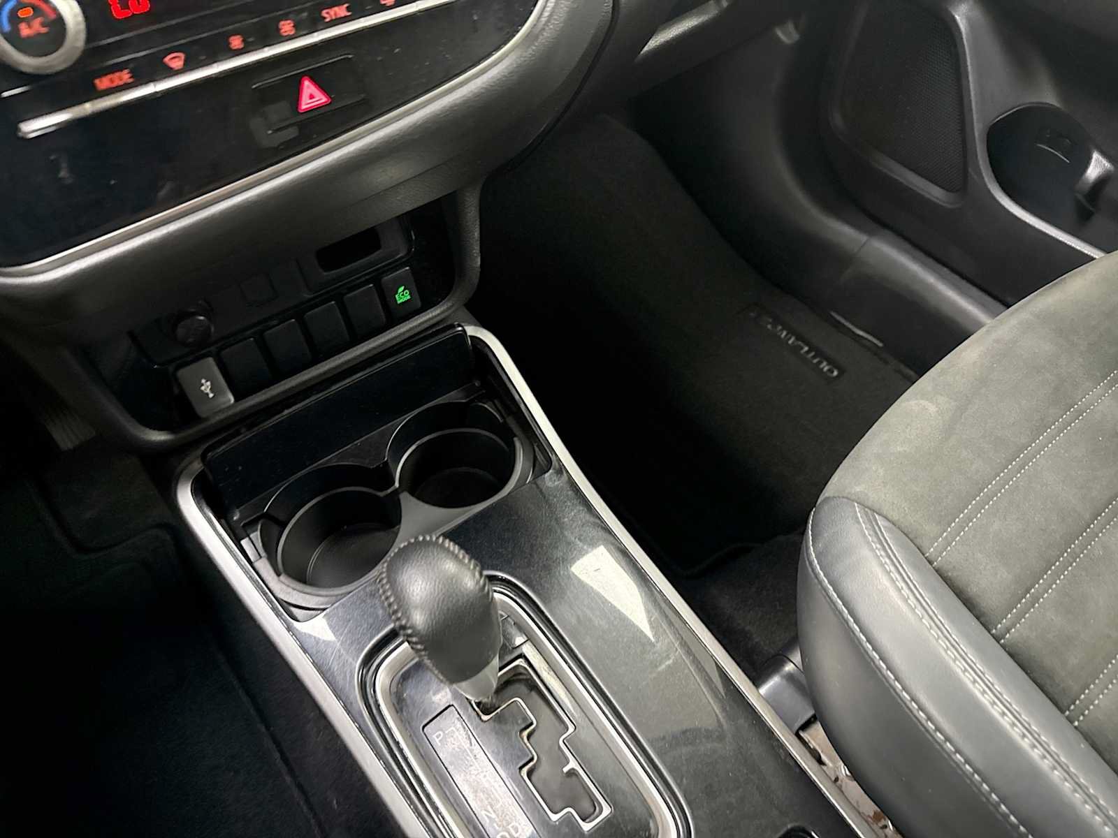 Used 2020 Mitsubishi Outlander SE AWD/4WD image 20
