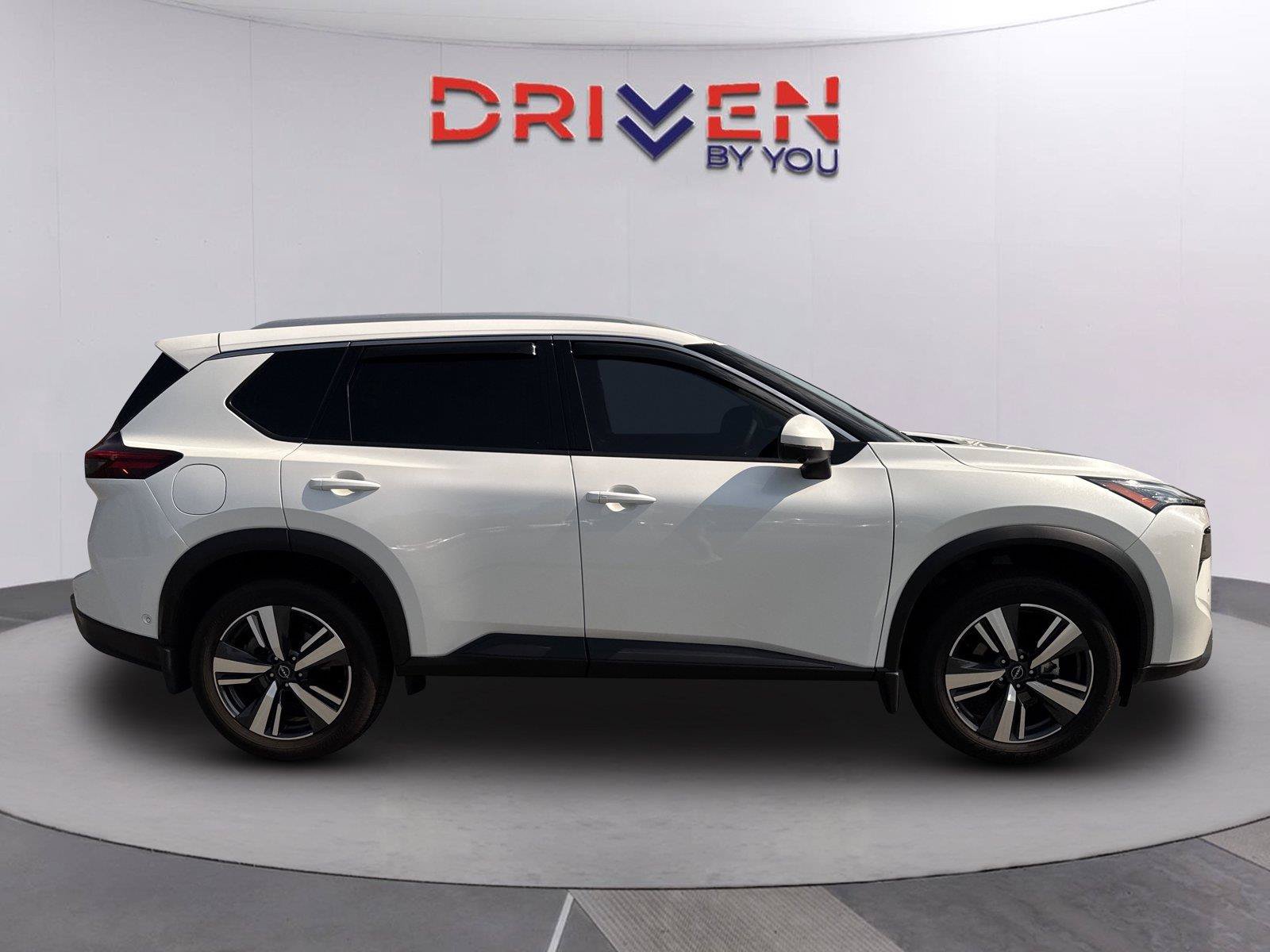 Used 2025 Nissan Rogue SL w/ SL Premium Package FWD image 33