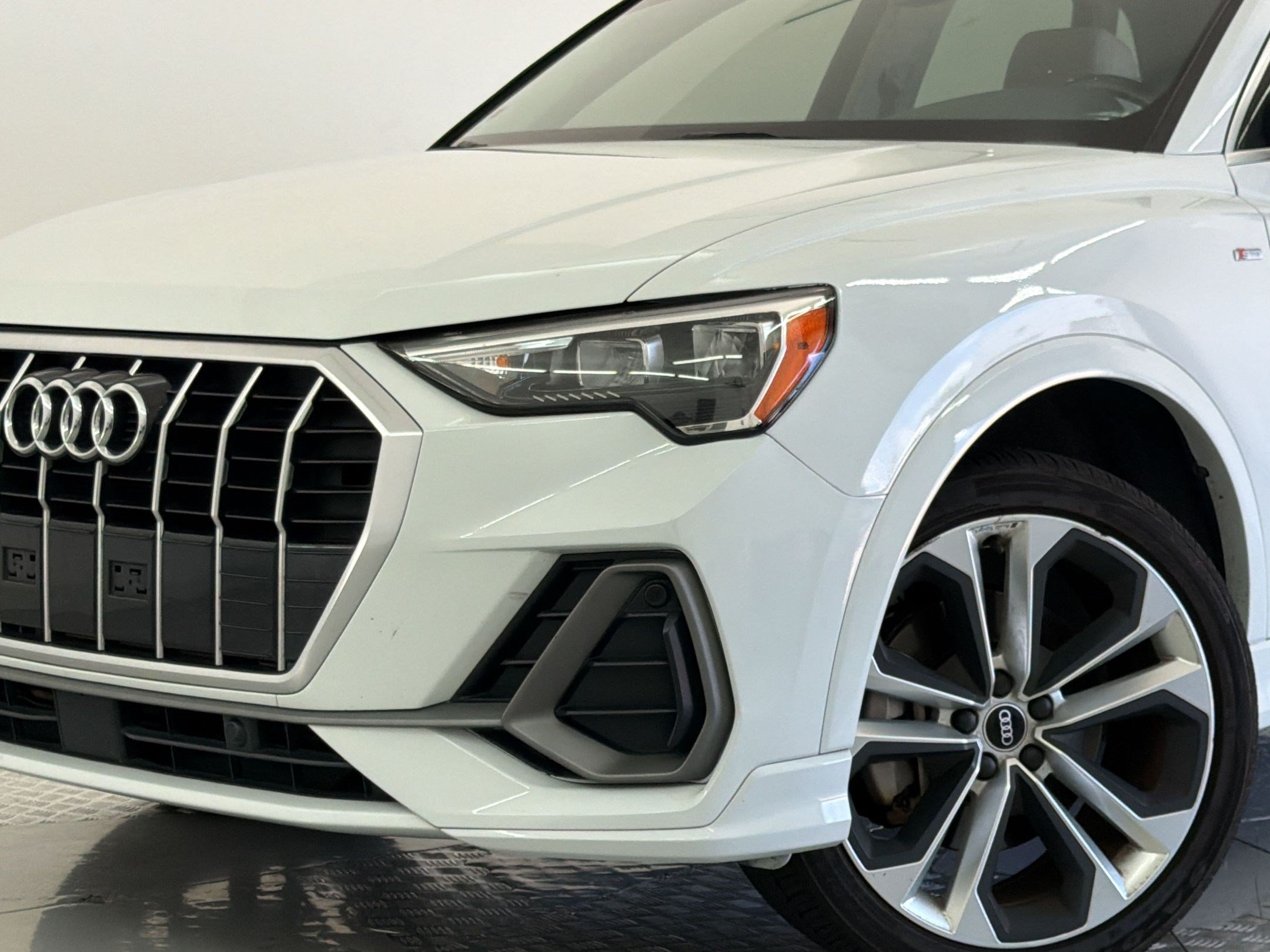 Used 2021 Audi Q3 2.0T Premium w/ Convenience Package AWD/4WD image 11