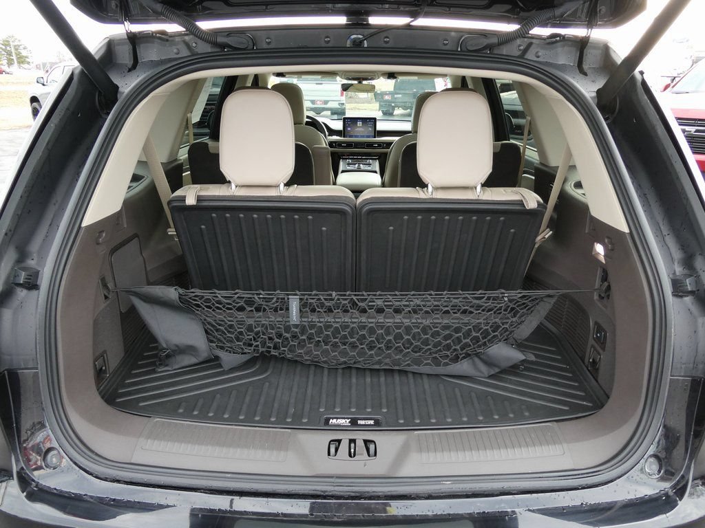Used 2024 Lincoln Aviator Reserve w/ Equipment Group 201A AWD/4WD image 17