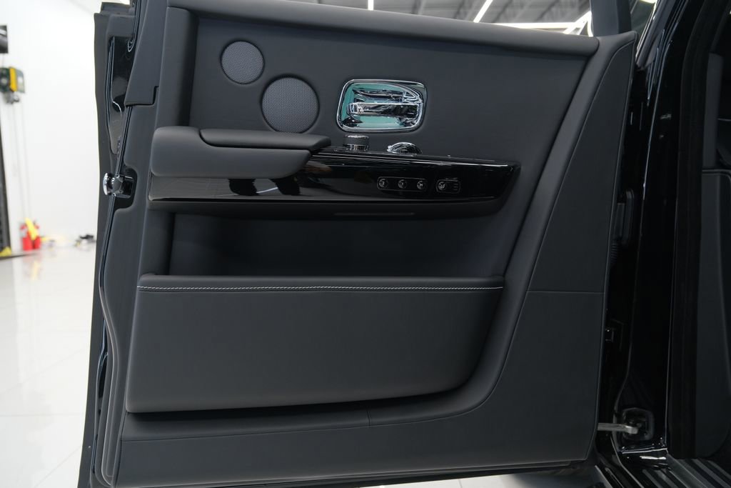 Used 2026 Rolls-Royce Phantom Sedan image 29