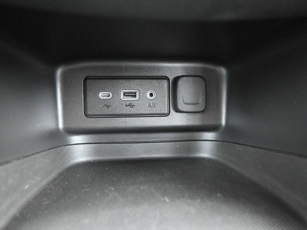 Used 2023 Chevrolet Equinox RS image 31