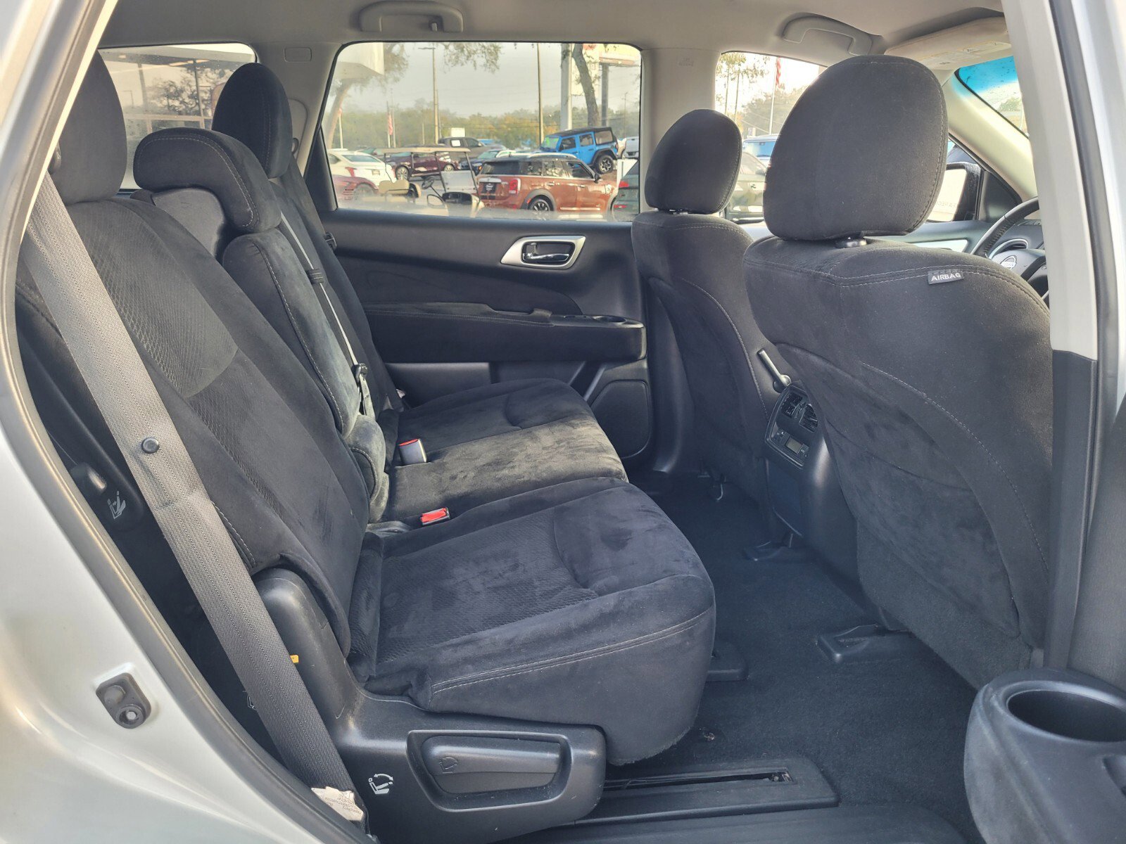 Used 2016 Nissan Pathfinder SV image 17