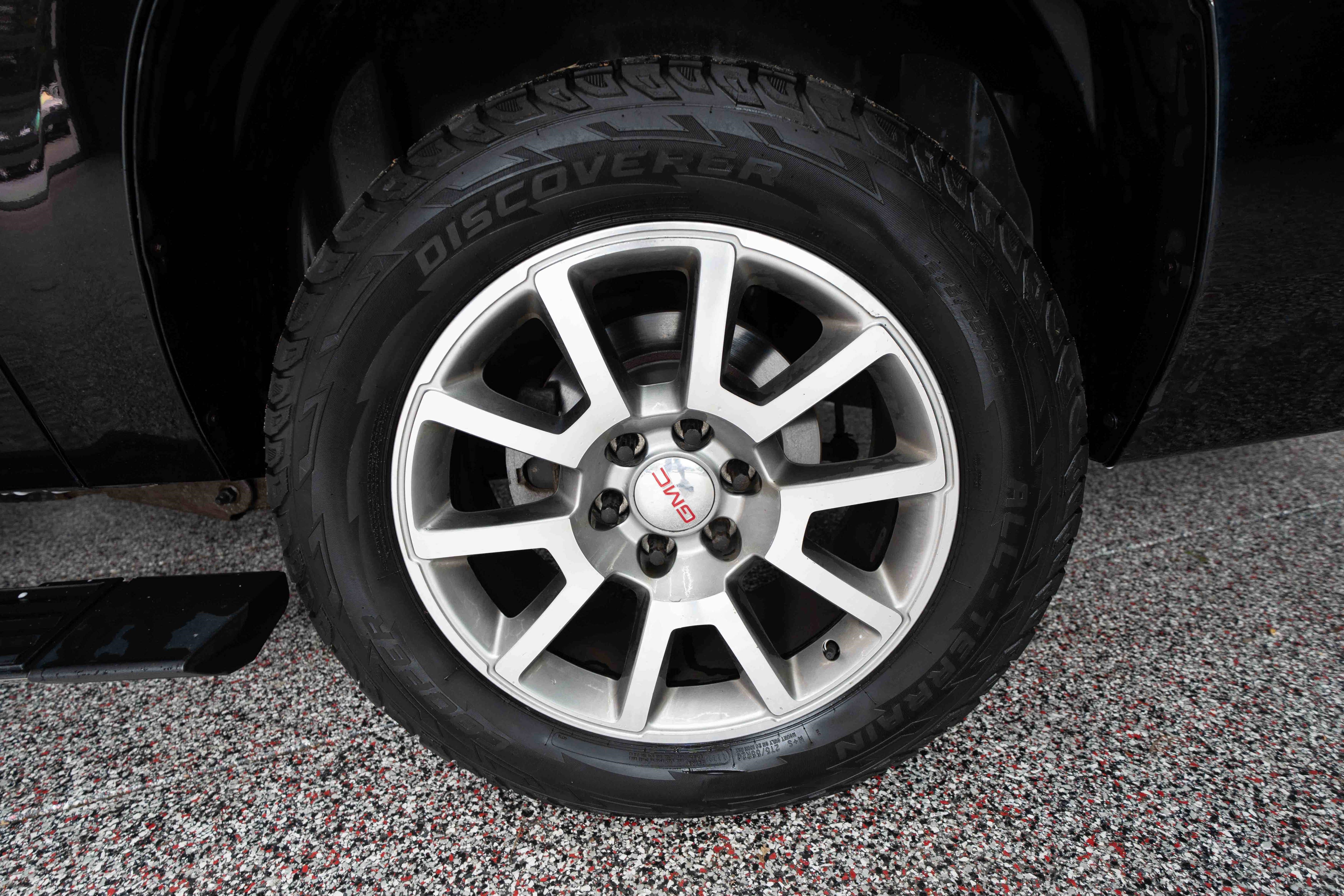 Used 2013 GMC Yukon XL Denali AWD/4WD image 30
