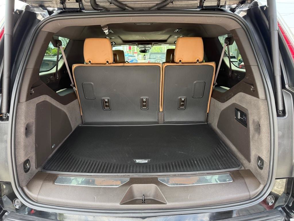 Used 2022 Cadillac Escalade ESV Sport w/ Touring Package AWD/4WD image 8