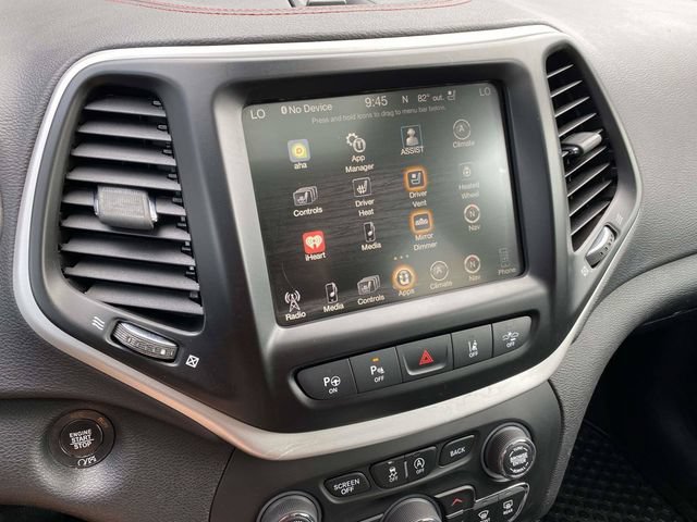 Used 2017 Jeep Cherokee Trailhawk AWD/4WD image 17