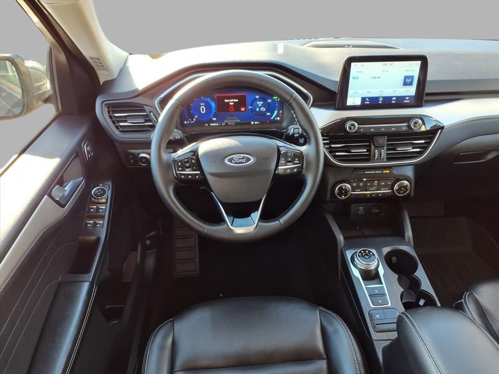 Used 2022 Ford Escape SEL w/ Technology Package image 4