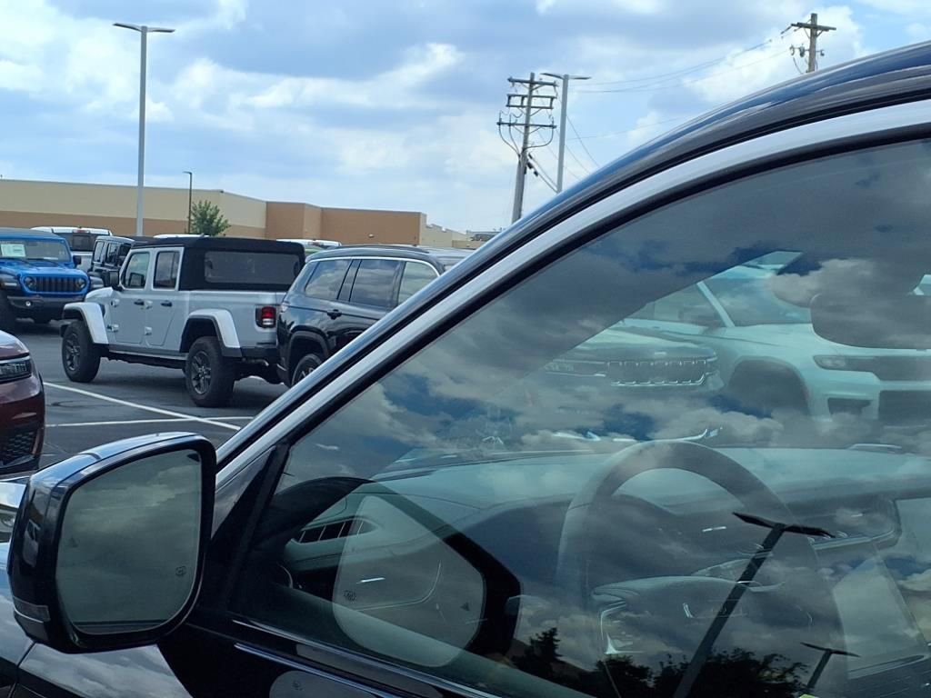 Certified 2022 Jeep Grand Cherokee Summit image 27