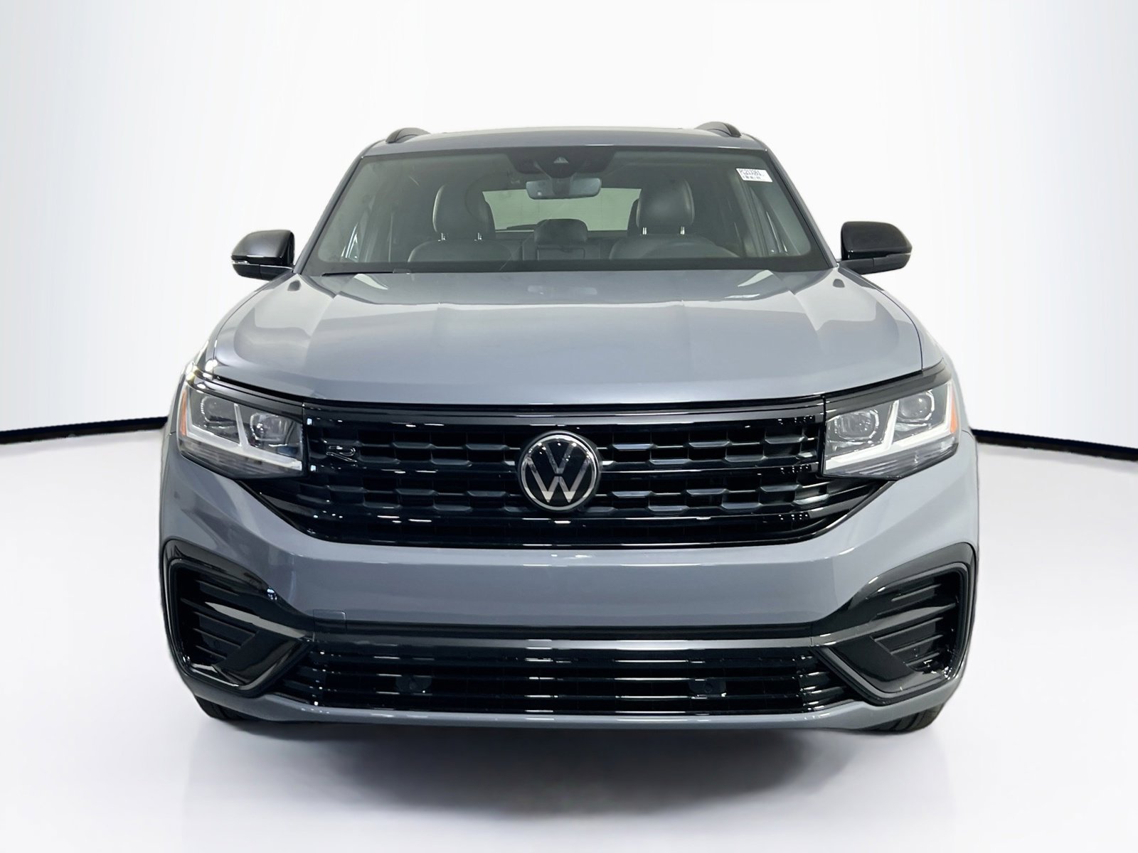 Used 2023 Volkswagen Atlas Cross Sport SEL R-Line image 2