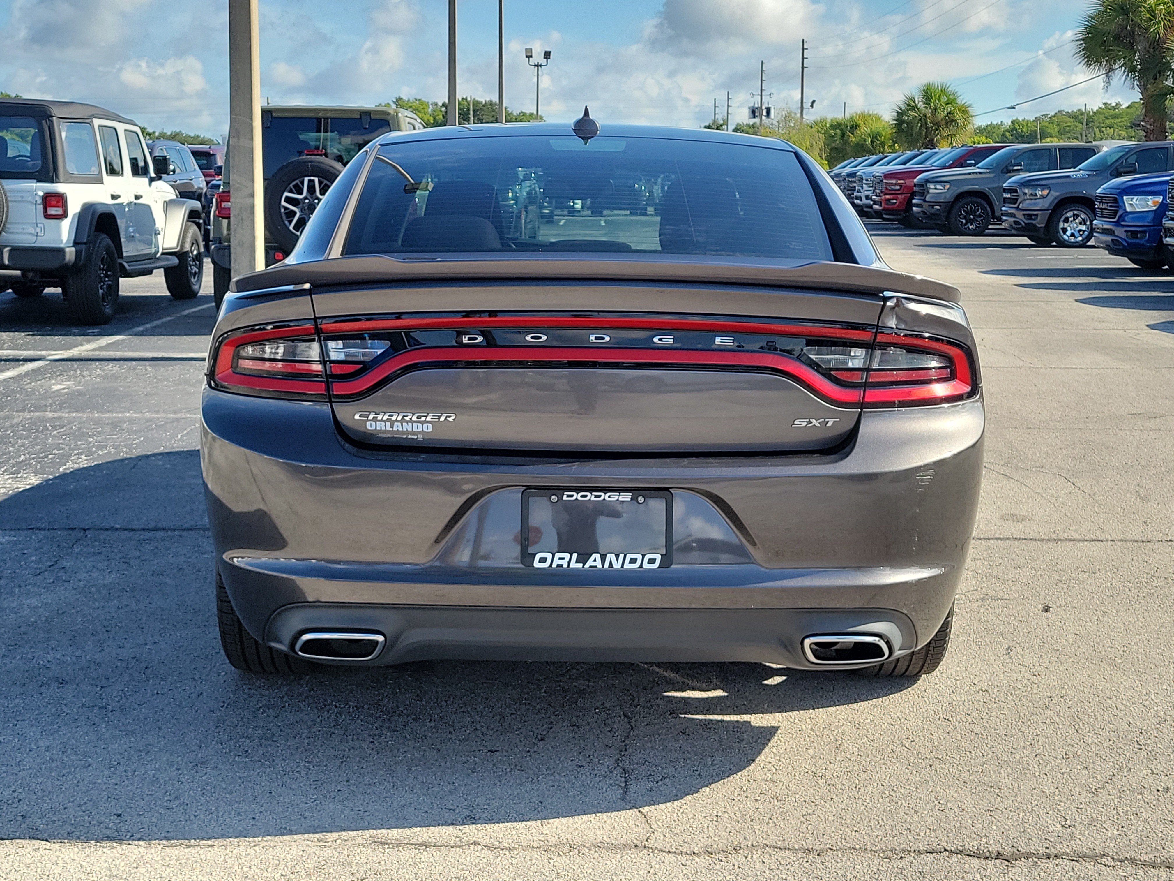Used 2016 Dodge Charger SXT RWD image 6