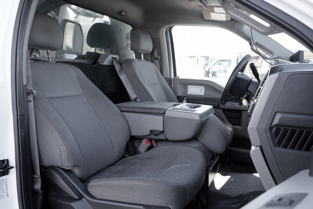 Used 2017 Ford F550 2WD Regular Cab Super Duty image 38