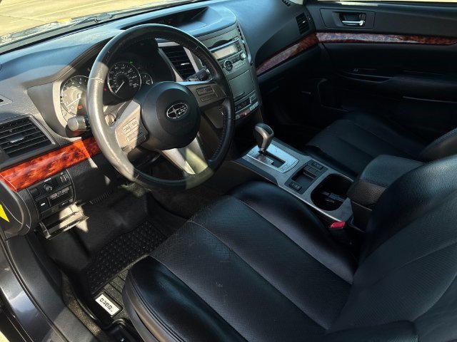 Used 2011 Subaru Outback 3.6R Limited w/ PWR Moonroof Pkg AWD/4WD image 11