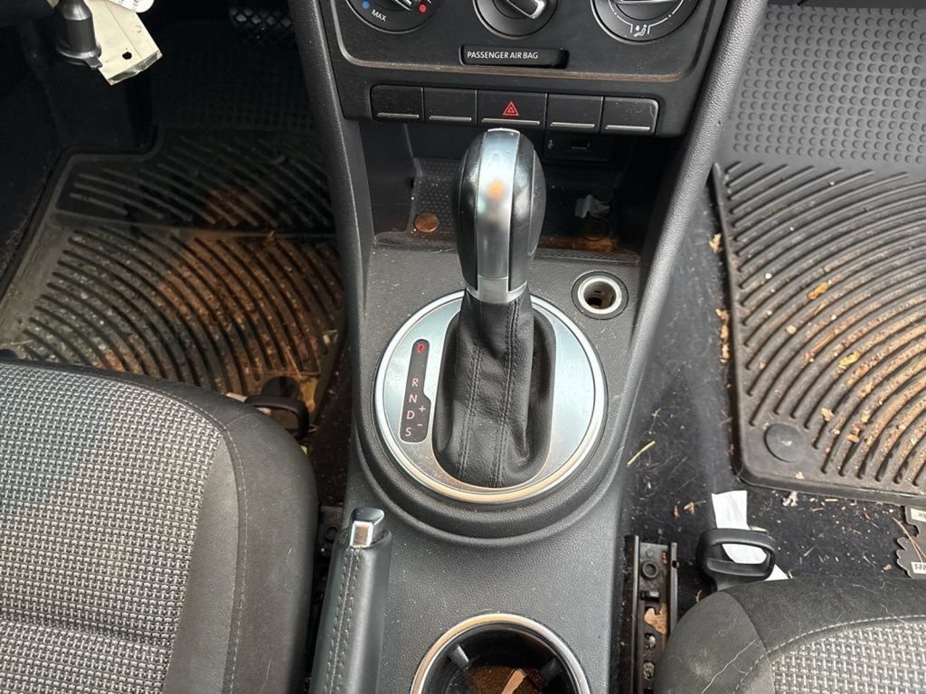Used 2018 Volkswagen Beetle 2.0T S FWD image 26