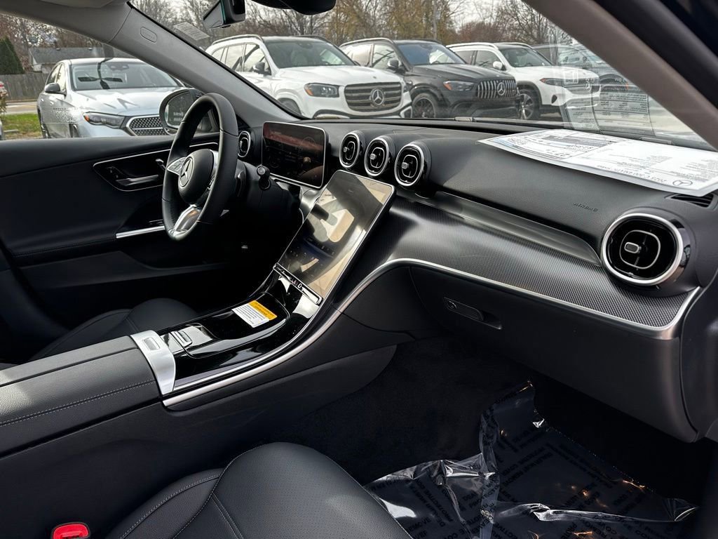 Used 2025 Mercedes-Benz C 300 4MATIC Sedan image 21
