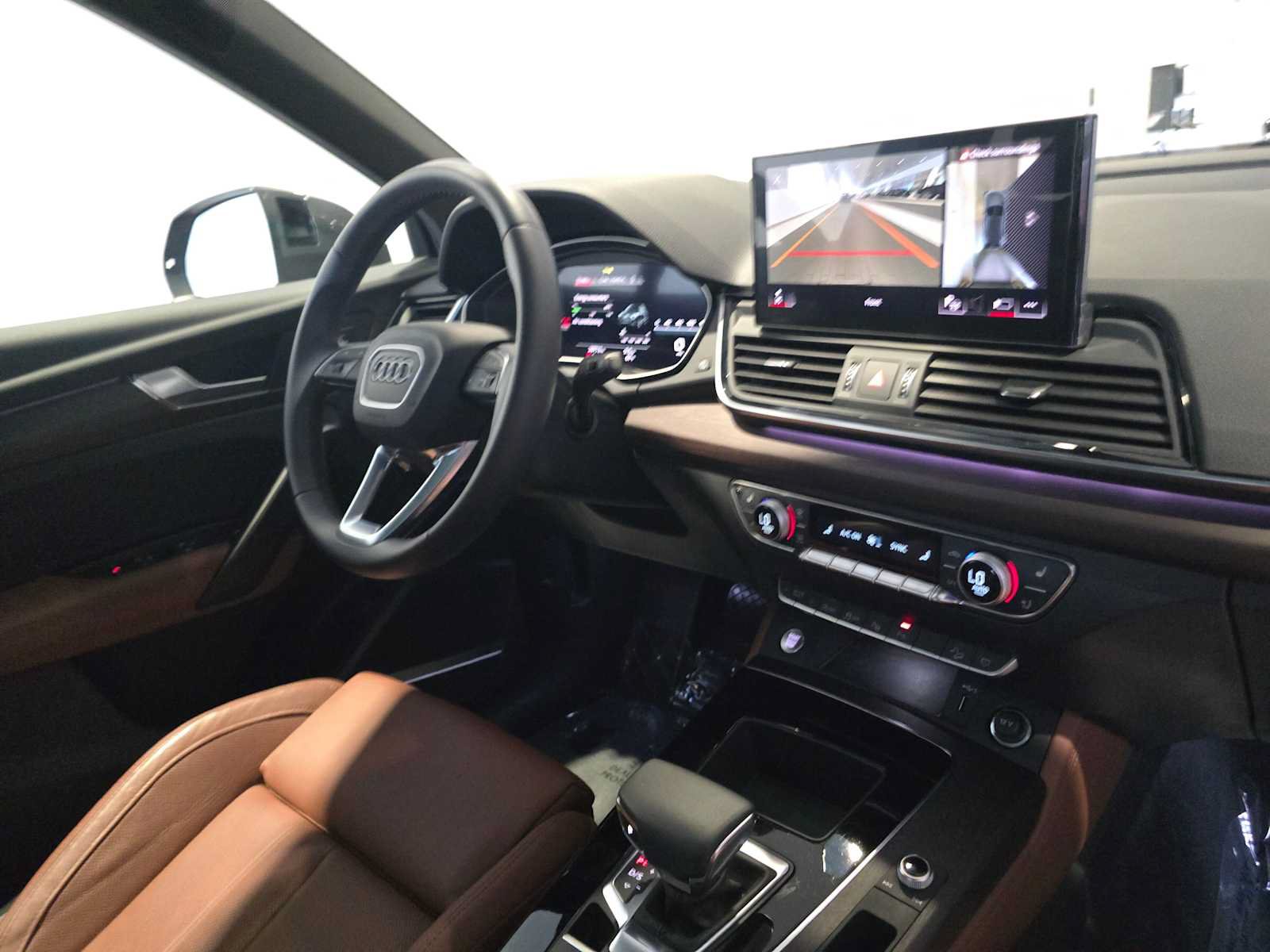 Used 2023 Audi Q5 2.0T Prestige w/ Prestige Package AWD/4WD image 12