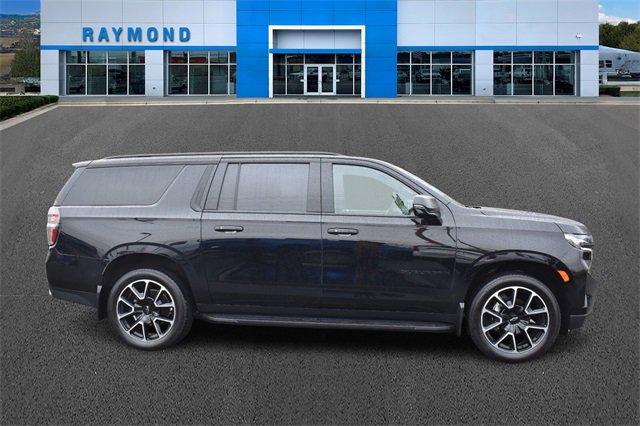 Certified 2022 Chevrolet Suburban RST w/ Sport Performance Package image 2