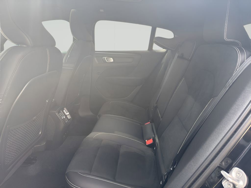 Used 2023 Volvo C40 P8 Recharge Ultimate AWD/4WD image 21