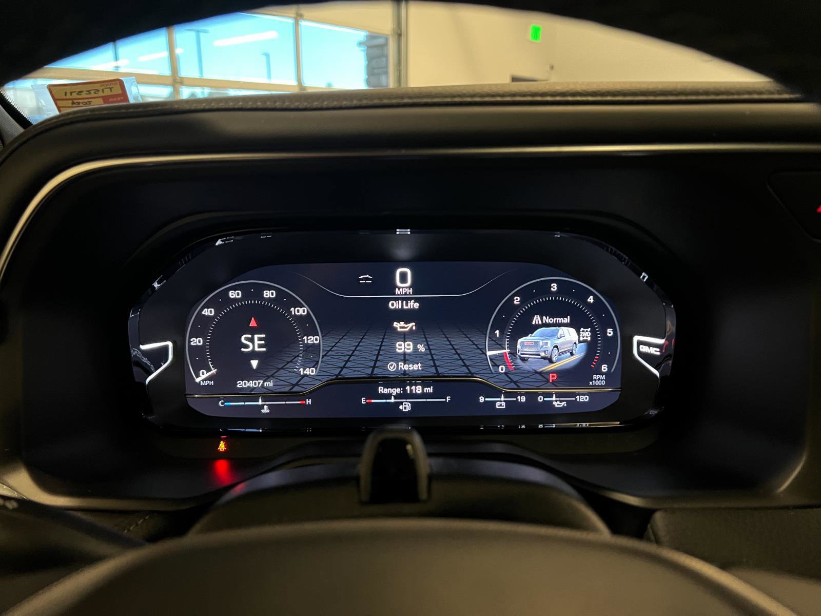 Used 2024 GMC Yukon Denali w/ Advanced Technology Package image 12