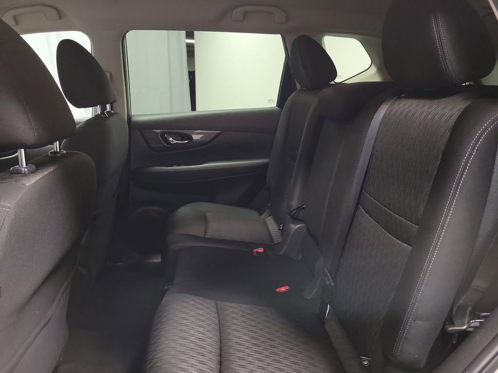 Used 2018 Nissan Rogue SV w/ Premium Package image 22