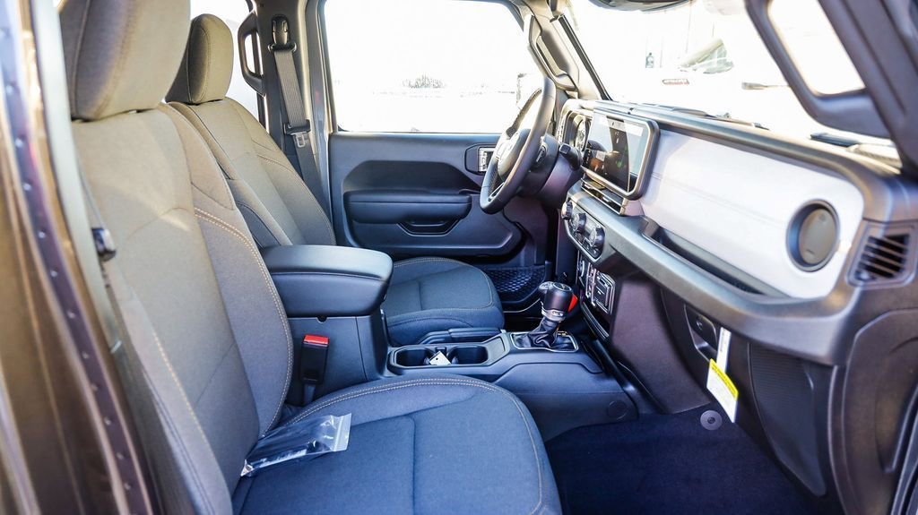 New 2026 Jeep Gladiator Sport image 18