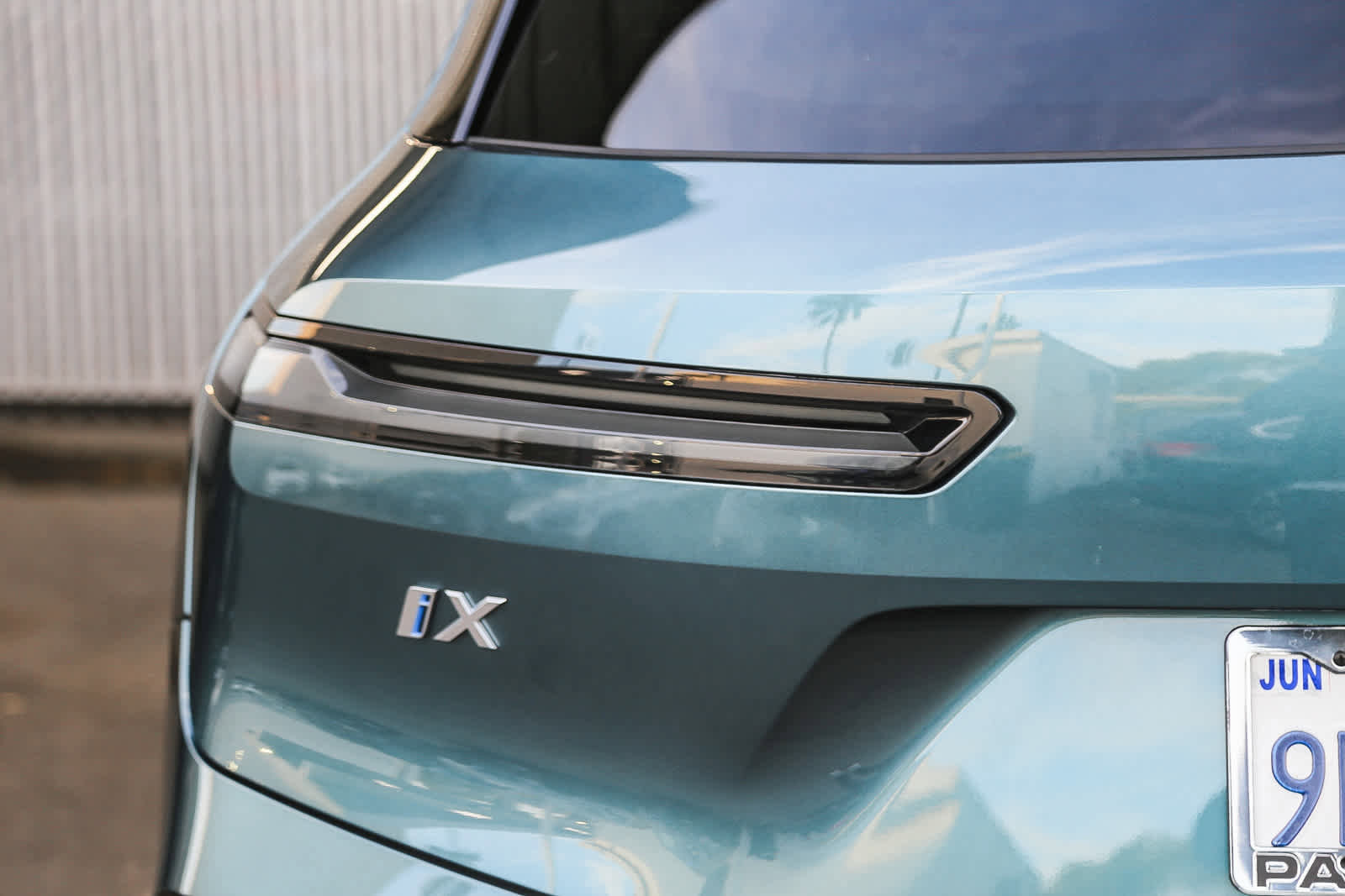 Used 2025 BMW iX xDrive50 w/ Premium Package image 7