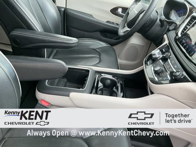 Used 2024 Chrysler Pacifica Limited image 20