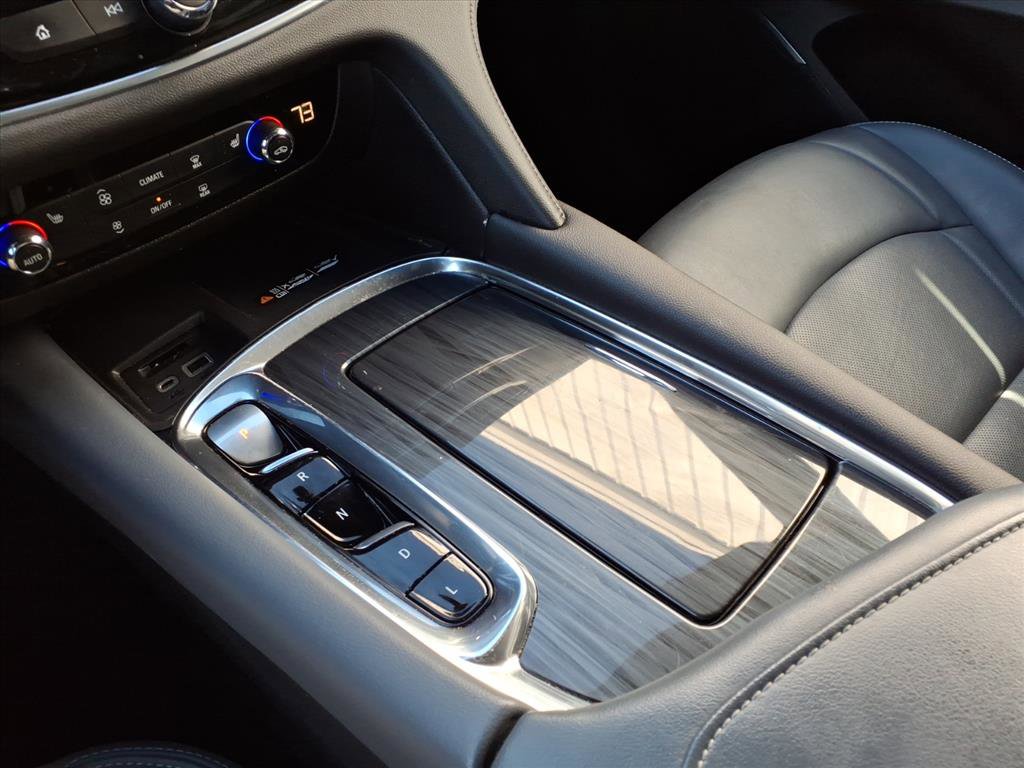 Used 2023 Buick Enclave Essence w/ Experience Buick Package FWD image 9