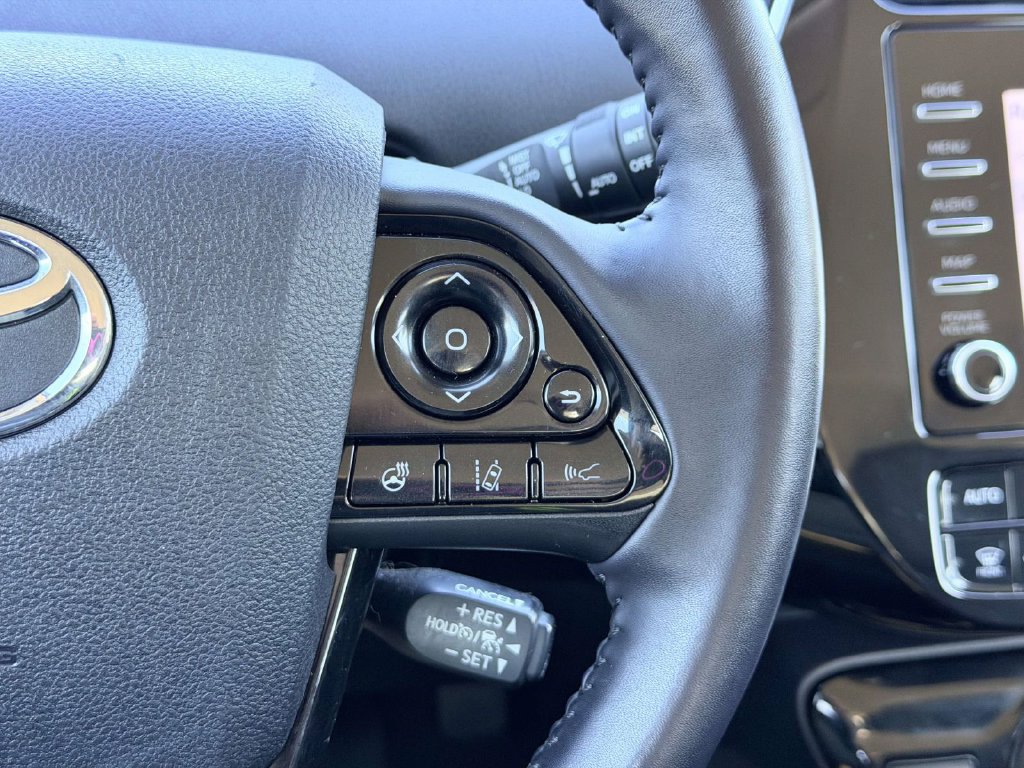 Used 2022 Toyota Prius XLE AWD/4WD image 7