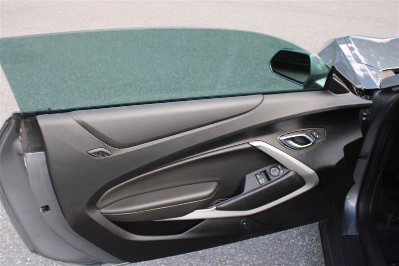 Used 2020 Chevrolet Camaro LT RWD image 11