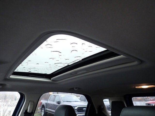 Used 2020 Ford EcoSport SES w/ SES Black Appearance Package image 22