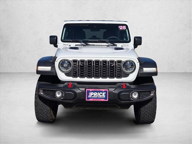 Used 2025 Jeep Wrangler Unlimited Rubicon image 2