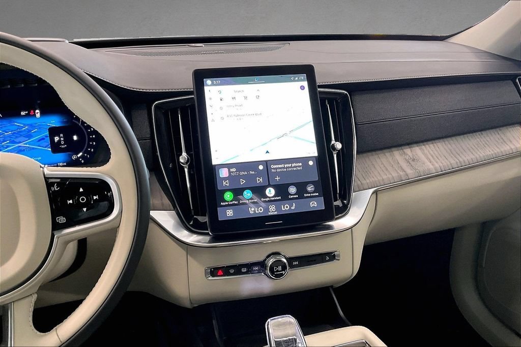 Certified 2025 Volvo XC90 B5 Ultra AWD/4WD image 10