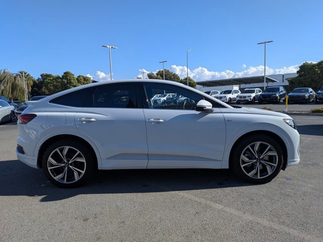 Used 2024 Audi Q4 e-tron Prestige AWD/4WD image 4