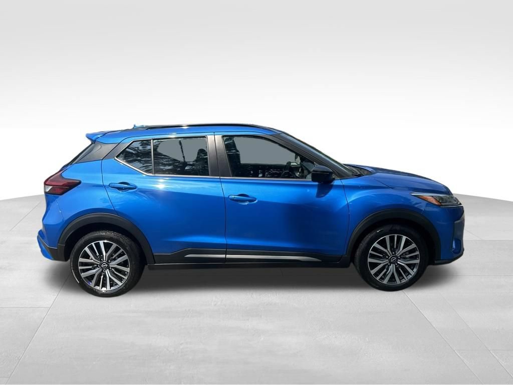 Used 2024 Nissan Kicks SR FWD image 7