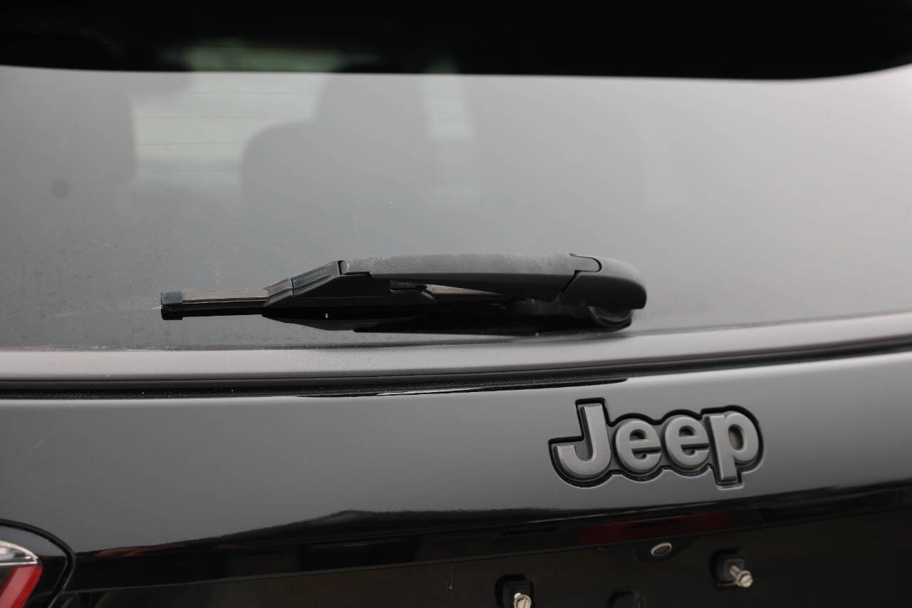 Used 2020 Jeep Compass Trailhawk AWD/4WD image 31