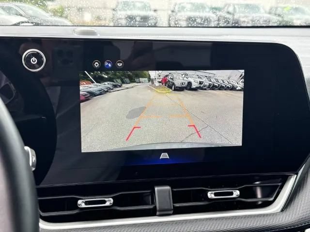 Used 2025 Chevrolet Equinox LT FWD image 34